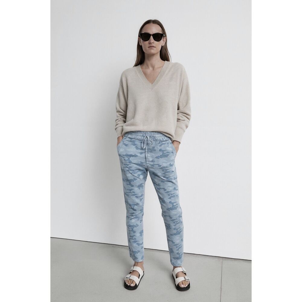 Bevy Flog White Gray Camo Sweatpants Trackpants  Women's Size 26